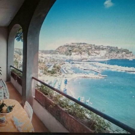 Ischia - Panoramic Apartment On The Sea 라코아메노 외부 사진