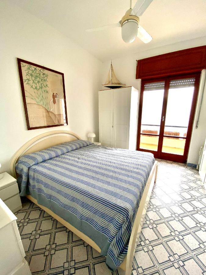 Ischia - Panoramic Apartment On The Sea 라코아메노 외부 사진