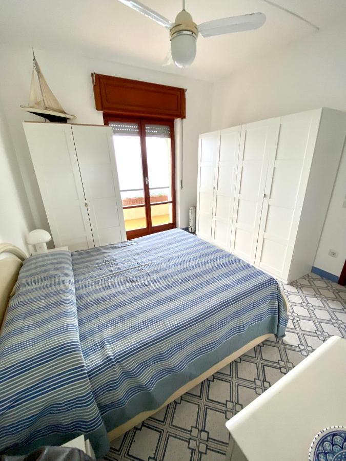Ischia - Panoramic Apartment On The Sea 라코아메노 외부 사진