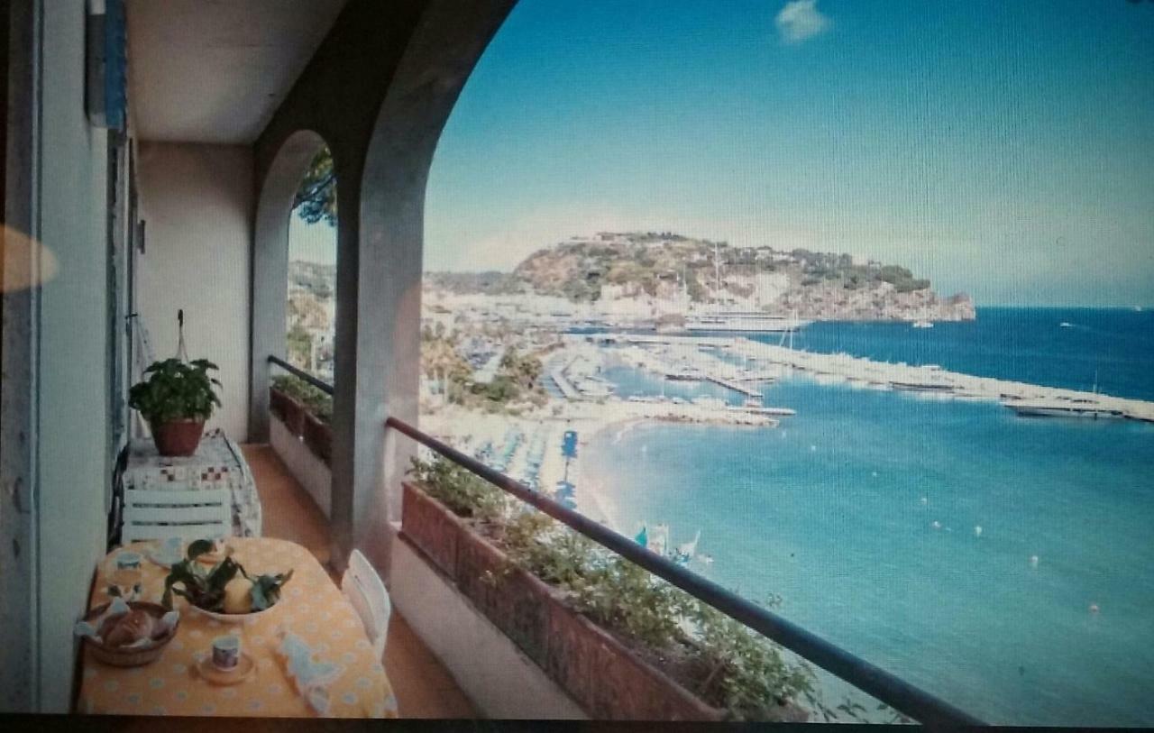 Ischia - Panoramic Apartment On The Sea 라코아메노 외부 사진