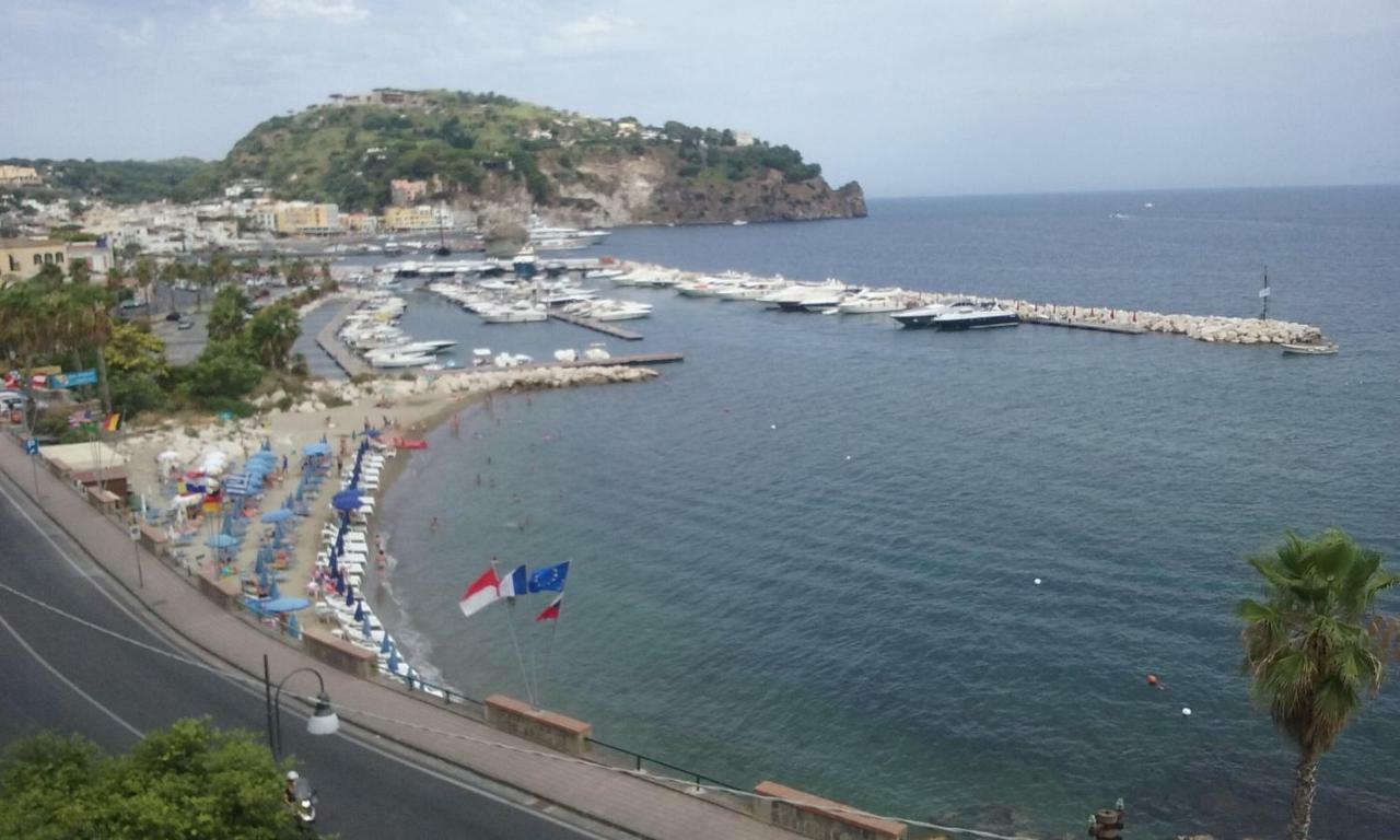 Ischia - Panoramic Apartment On The Sea 라코아메노 외부 사진